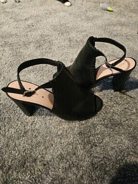 Kate Spade Orlean Heals Size 9